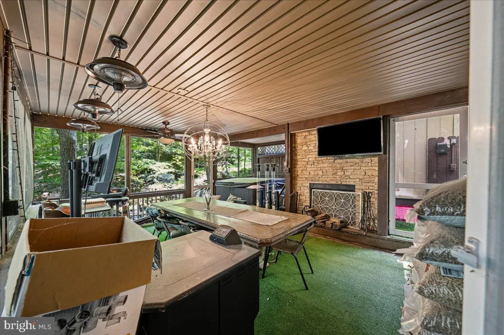 3130 DELAWARE CIRCLE Bushkill, PA 18324