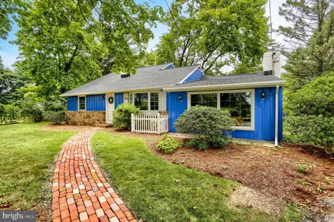 704 TIMBER LANE