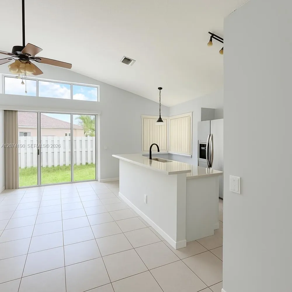 15726 NW 16th Ct #15726 Pembroke Pines, FL 33028