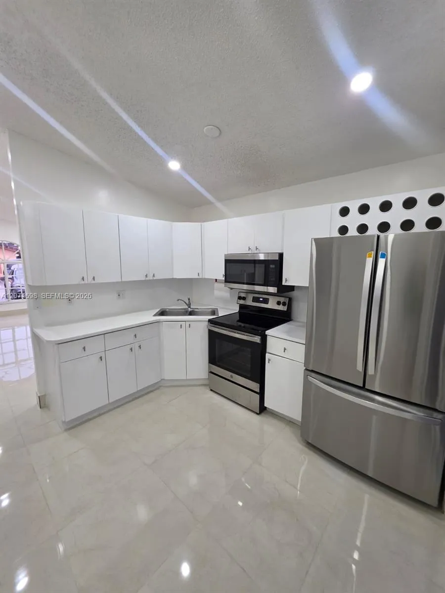 7001 W 35th Ave #175 Hialeah, FL 33018