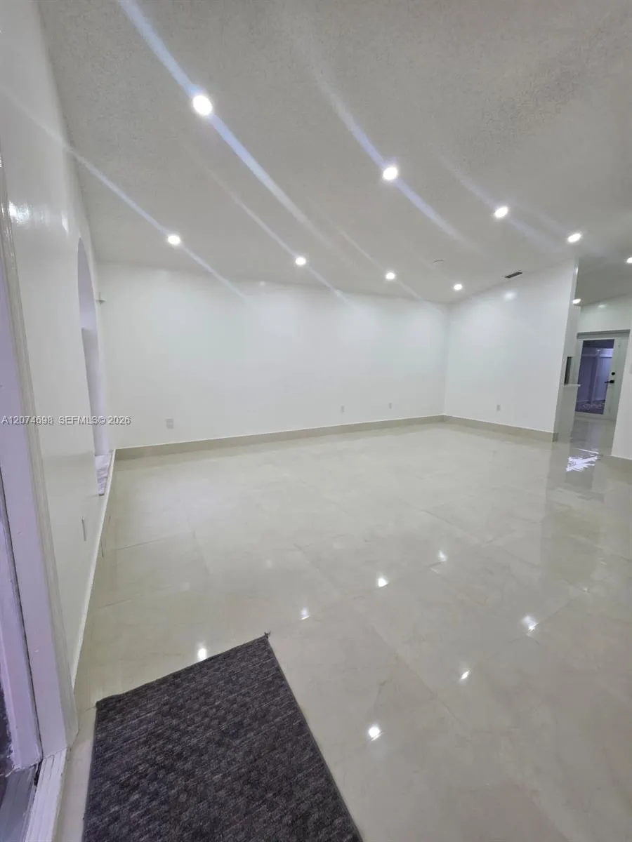 7001 W 35th Ave #175 Hialeah, FL 33018