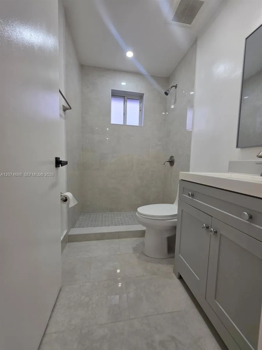 7001 W 35th Ave #175 Hialeah, FL 33018