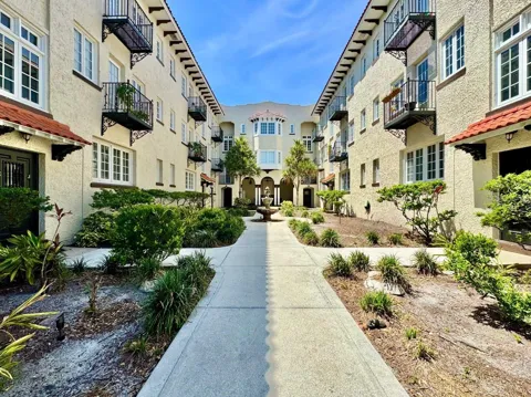 2117 W DEKLE AVENUE #D1