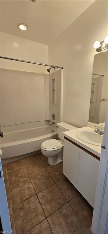 2271 1st Street #15 Fort Myers, FL 33901