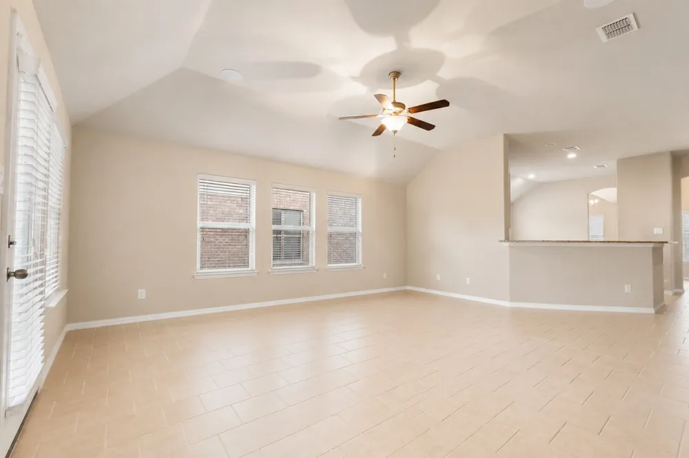 620 Swift Current Drive Crowley, TX 76036