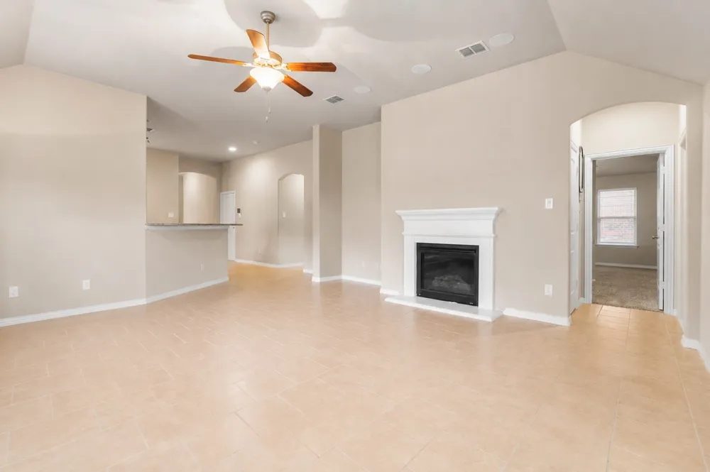 620 Swift Current Drive Crowley, TX 76036