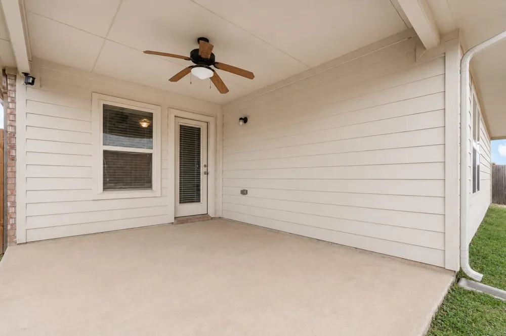 620 Swift Current Drive Crowley, TX 76036