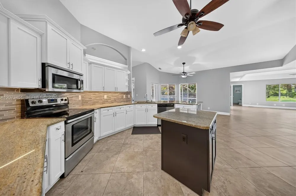 1215 Stallion Dr Loxahatchee, FL 33470