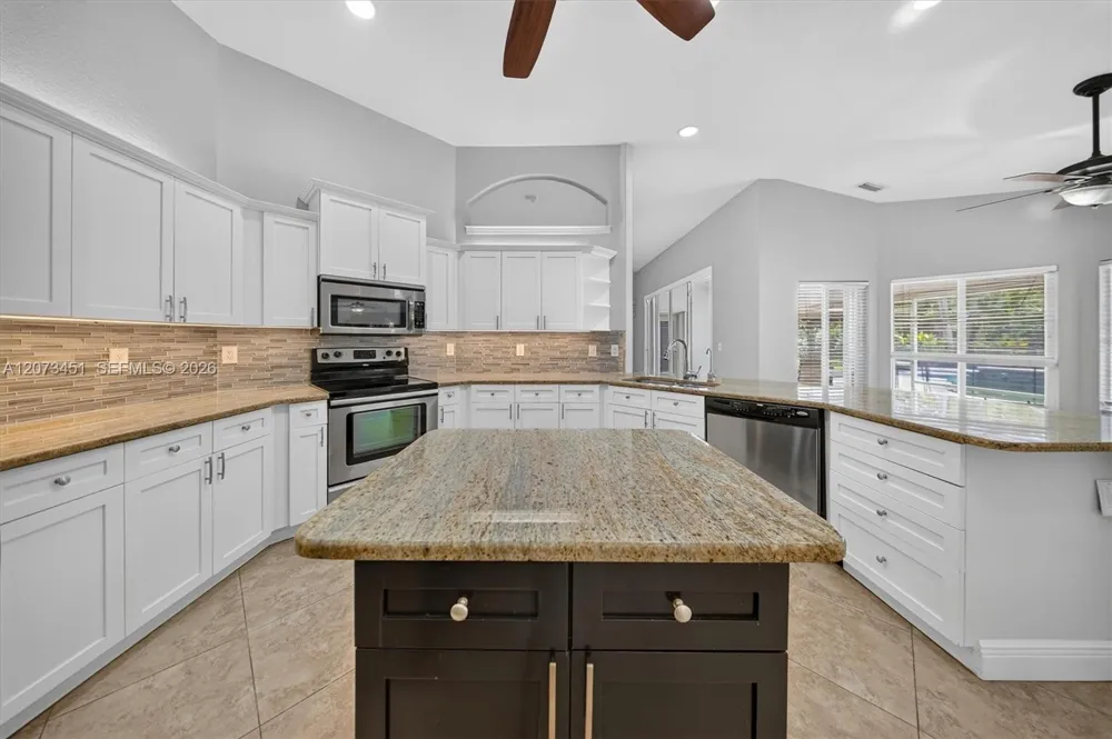 1215 Stallion Dr Loxahatchee, FL 33470