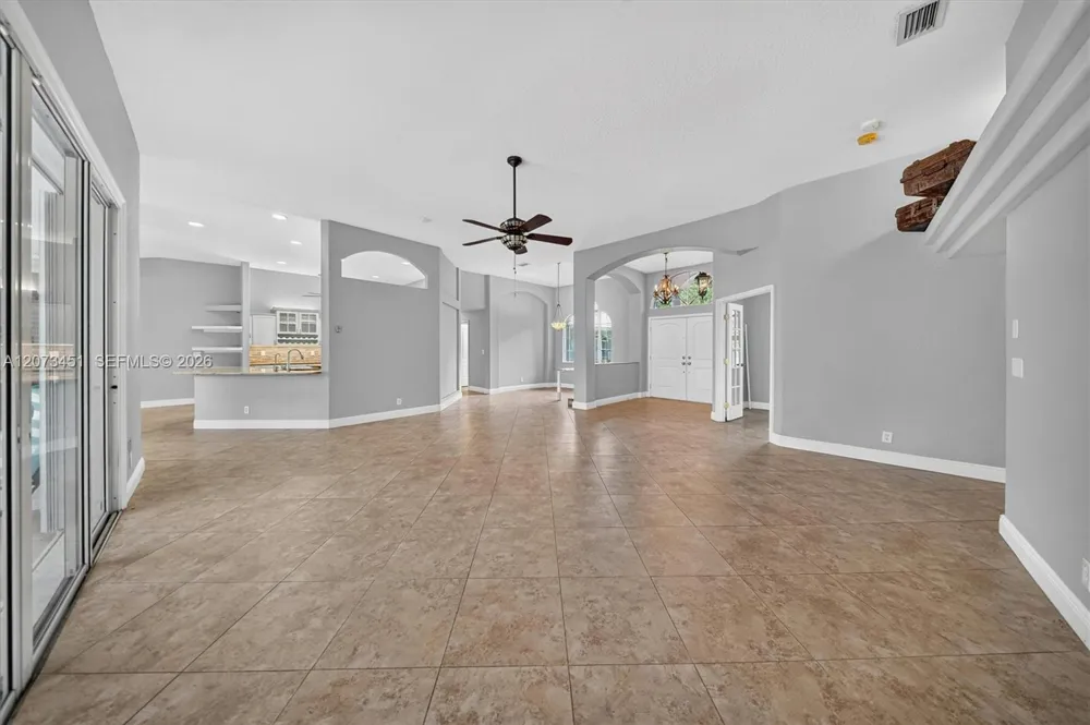 1215 Stallion Dr Loxahatchee, FL 33470