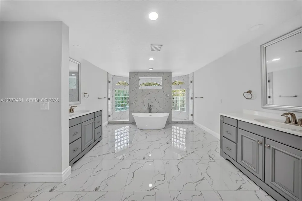 1215 Stallion Dr Loxahatchee, FL 33470