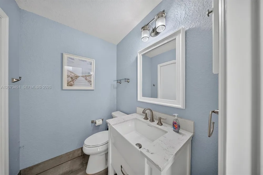 1215 Stallion Dr Loxahatchee, FL 33470