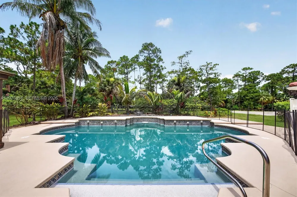 1215 Stallion Dr Loxahatchee, FL 33470