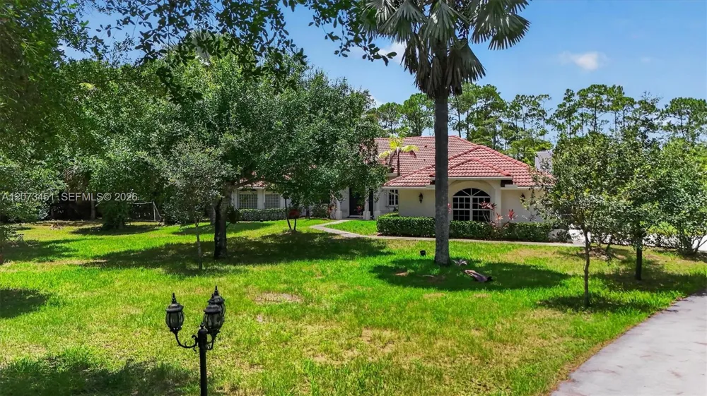1215 Stallion Dr Loxahatchee, FL 33470