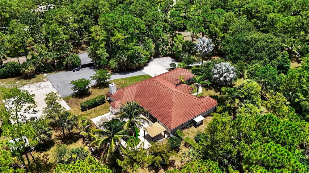 1215 Stallion Dr Loxahatchee, FL 33470