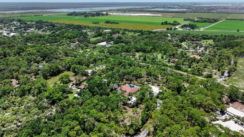 1215 Stallion Dr Loxahatchee, FL 33470