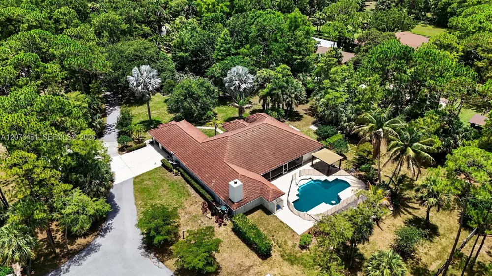 1215 Stallion Dr Loxahatchee, FL 33470