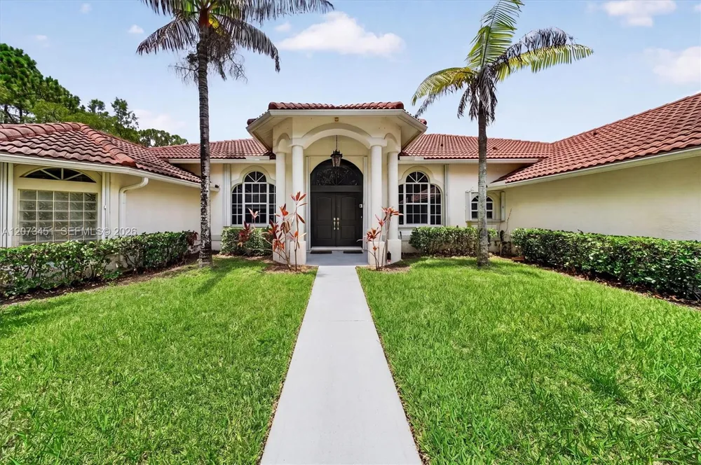1215 Stallion Dr Loxahatchee, FL 33470