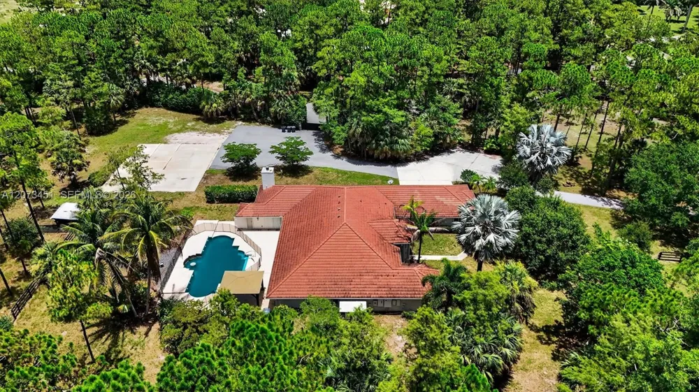 1215 Stallion Dr Loxahatchee, FL 33470
