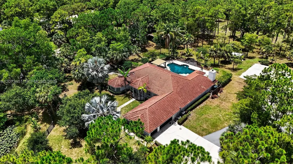 1215 Stallion Dr Loxahatchee, FL 33470