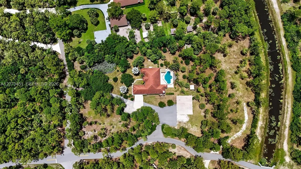1215 Stallion Dr Loxahatchee, FL 33470