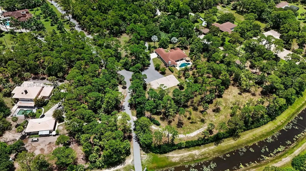 1215 Stallion Dr Loxahatchee, FL 33470
