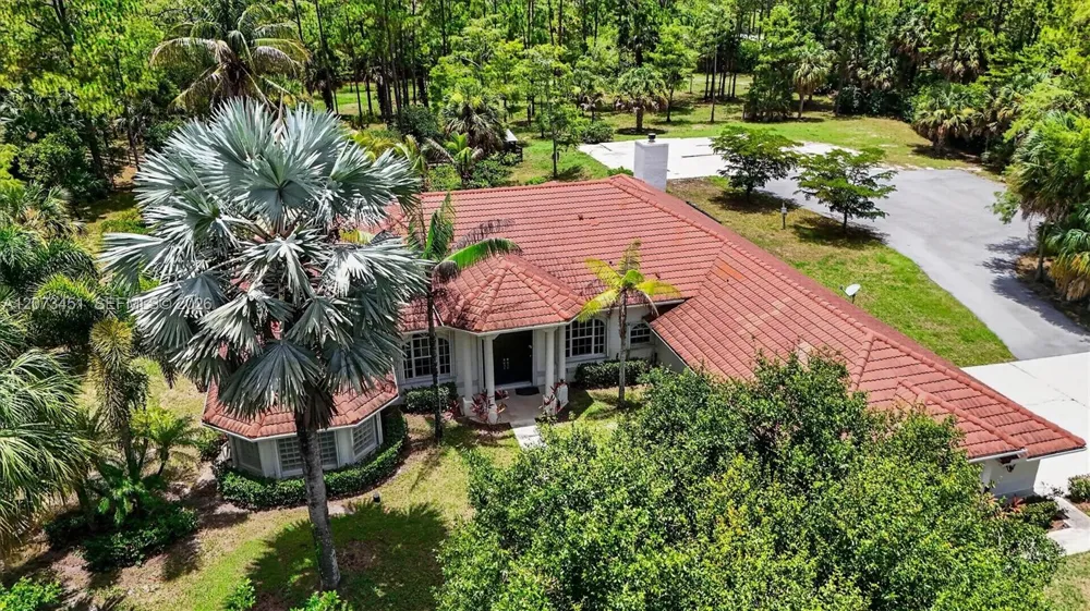 1215 Stallion Dr Loxahatchee, FL 33470