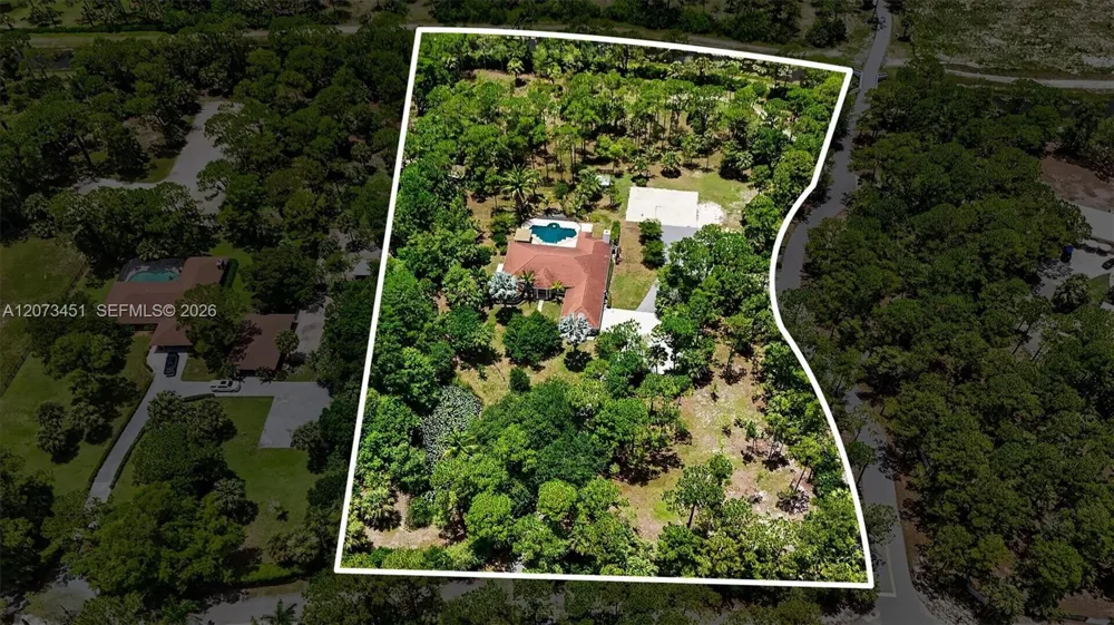 1215 Stallion Dr Loxahatchee, FL 33470