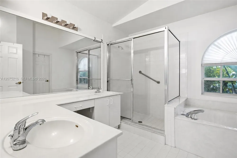 609 Verona Pl Weston, FL 33326