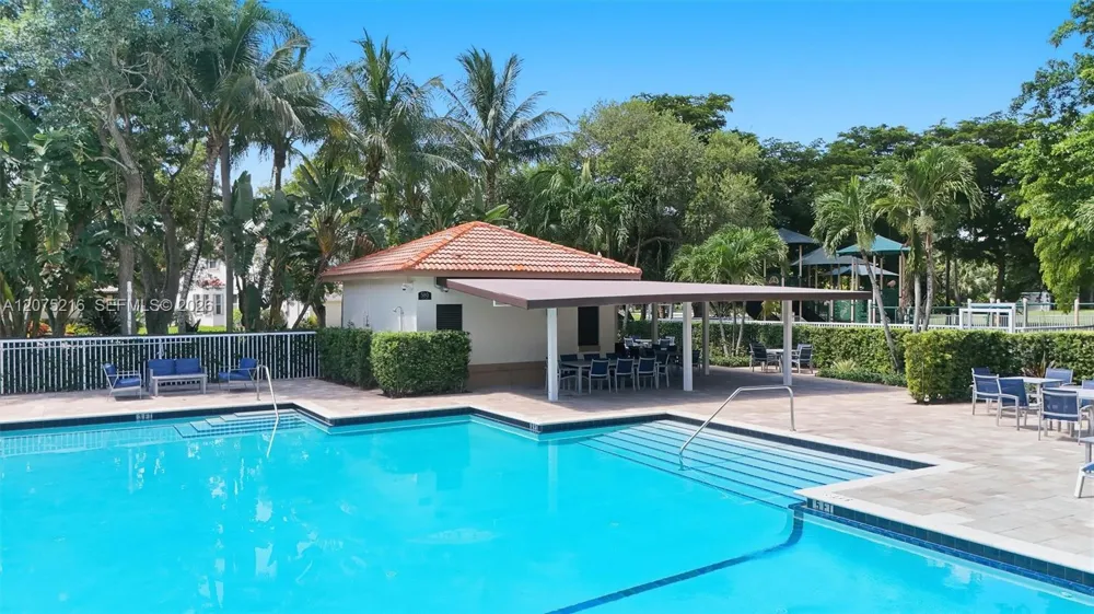 609 Verona Pl Weston, FL 33326