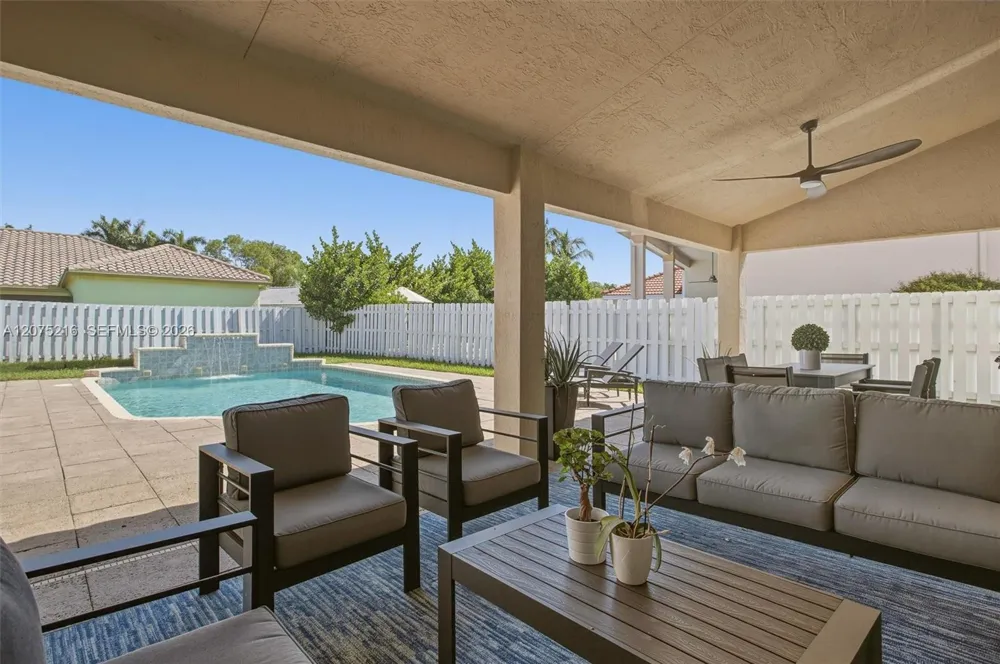 609 Verona Pl Weston, FL 33326
