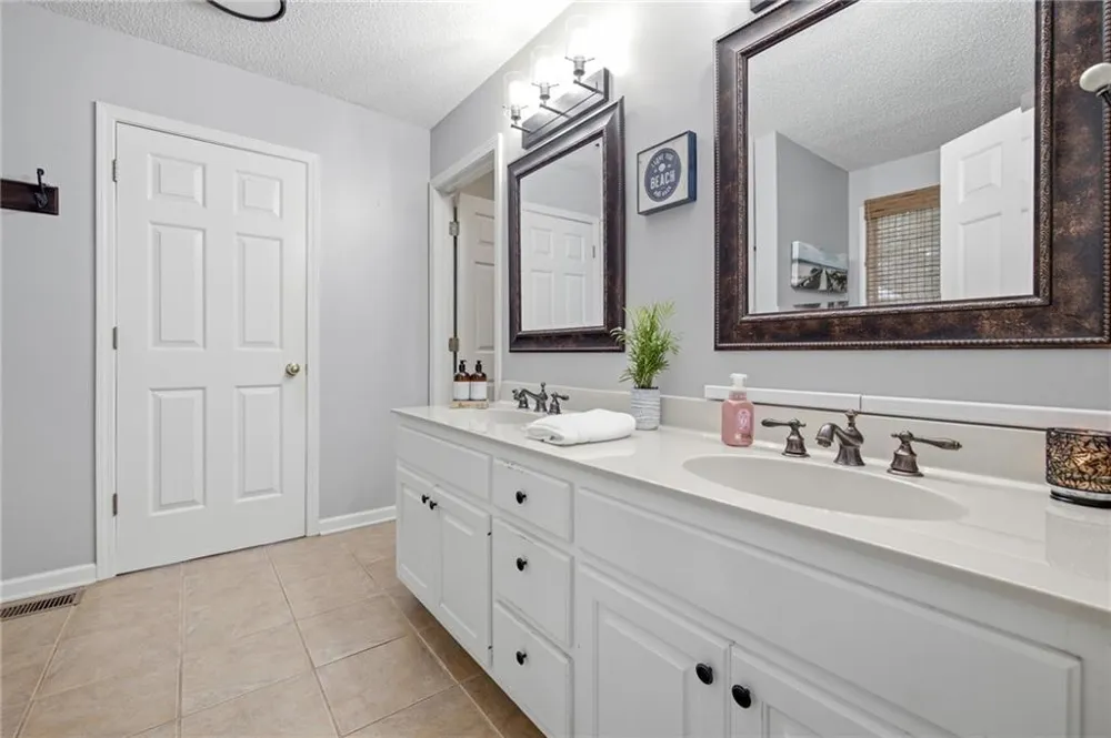 5221 Nimble Wood Way Flowery Branch, GA 30542