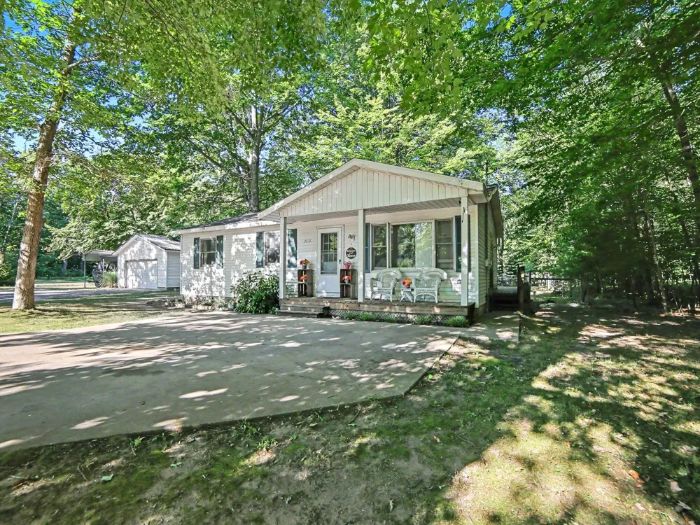3615 Lincoln Road Ludington, MI 49431