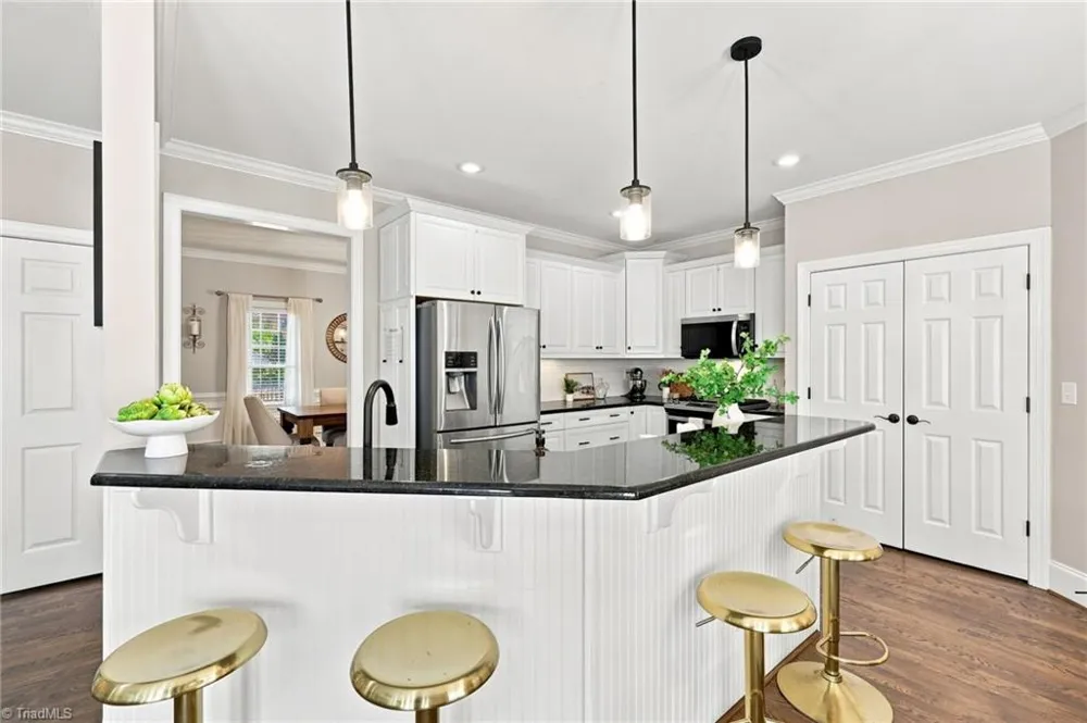 4701 Pebble Lake Drive Pfafftown, NC 27040