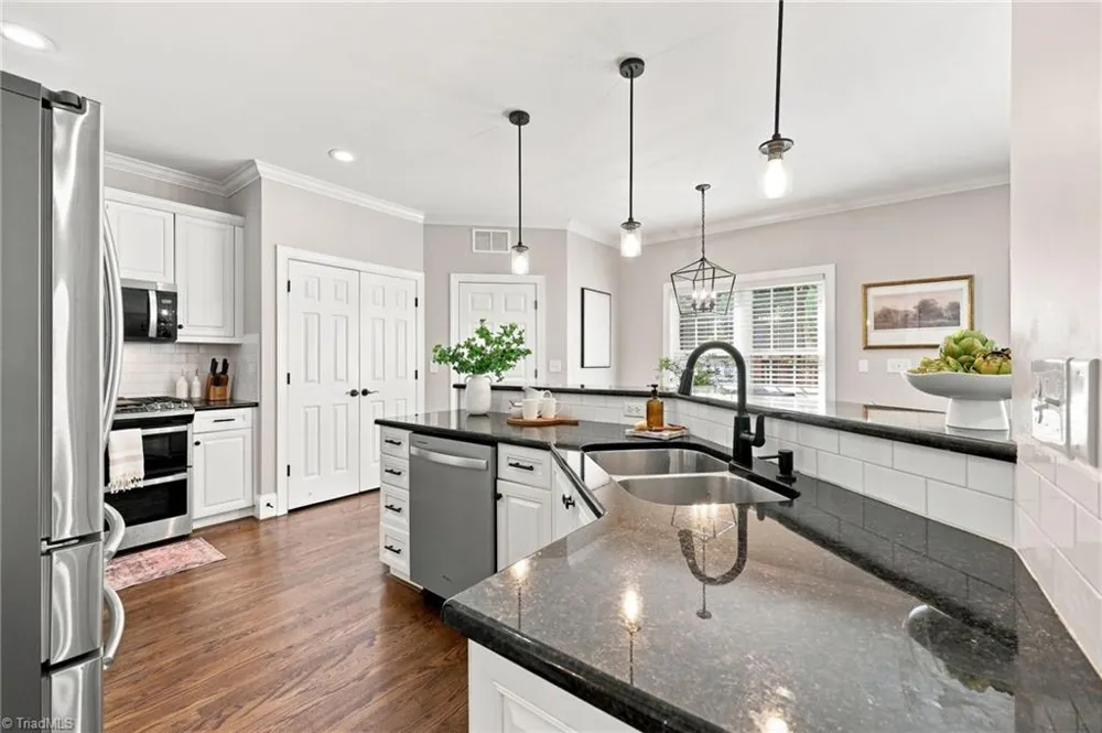 4701 Pebble Lake Drive Pfafftown, NC 27040
