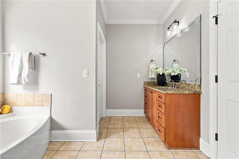 4701 Pebble Lake Drive Pfafftown, NC 27040