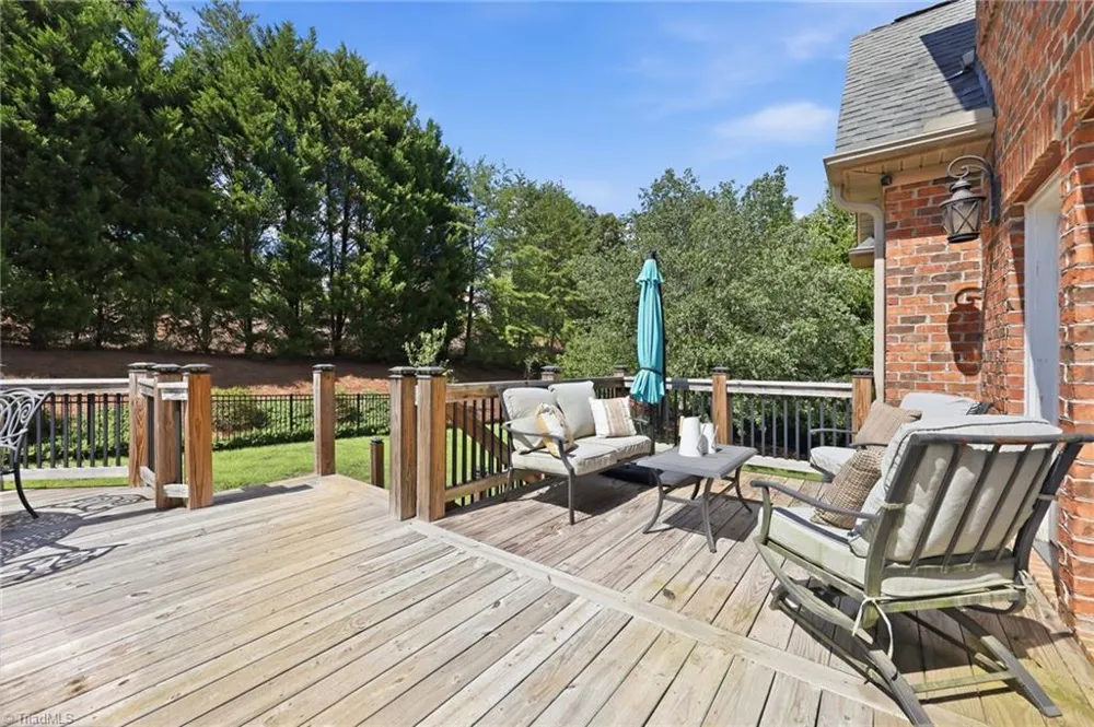 4701 Pebble Lake Drive Pfafftown, NC 27040