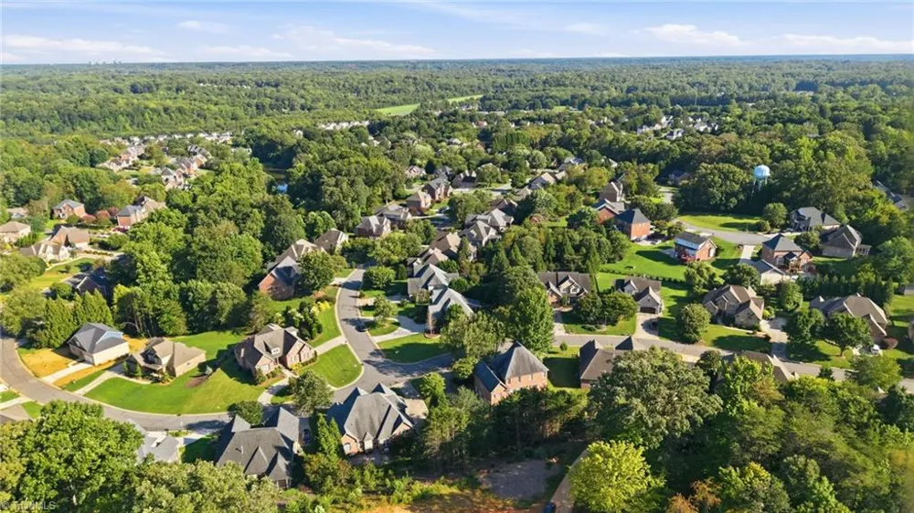 4701 Pebble Lake Drive Pfafftown, NC 27040