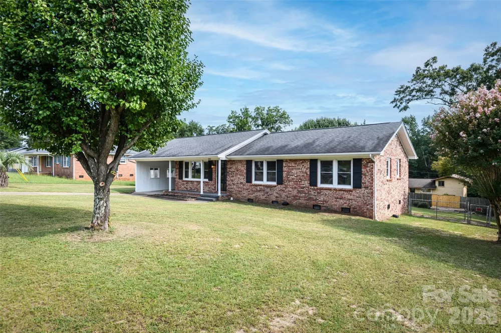 5426 Oakcrest Road Sumter, SC 29154