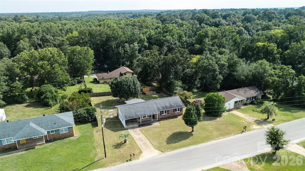 5426 Oakcrest Road Sumter, SC 29154