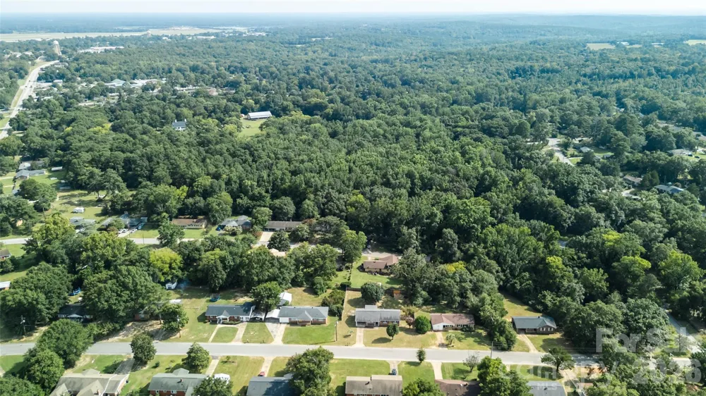 5426 Oakcrest Road Sumter, SC 29154