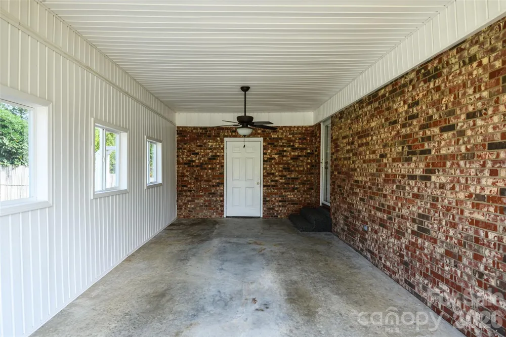 5426 Oakcrest Road Sumter, SC 29154