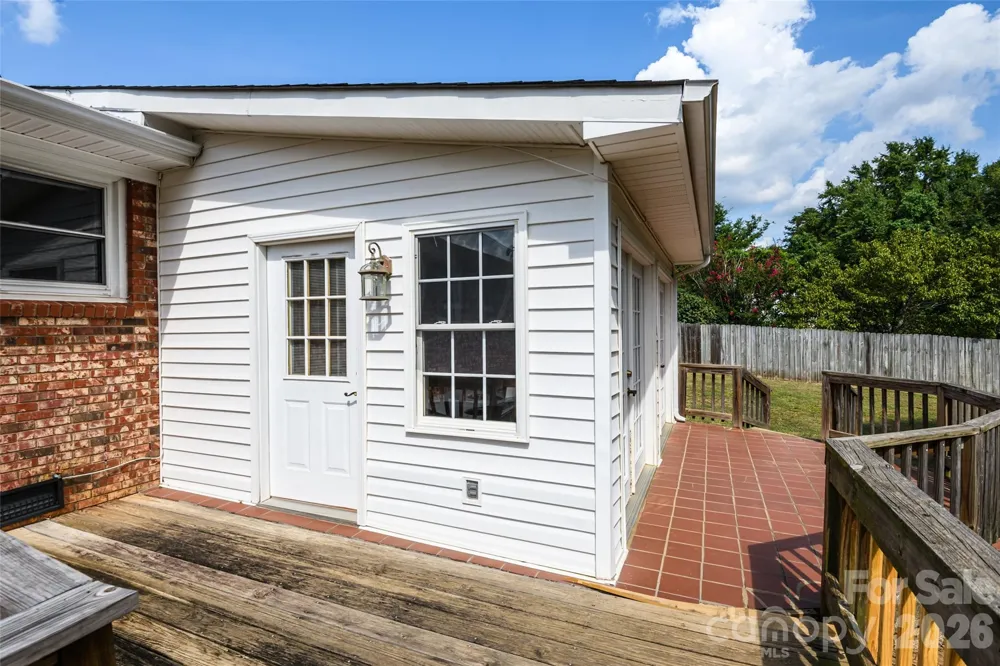 5426 Oakcrest Road Sumter, SC 29154
