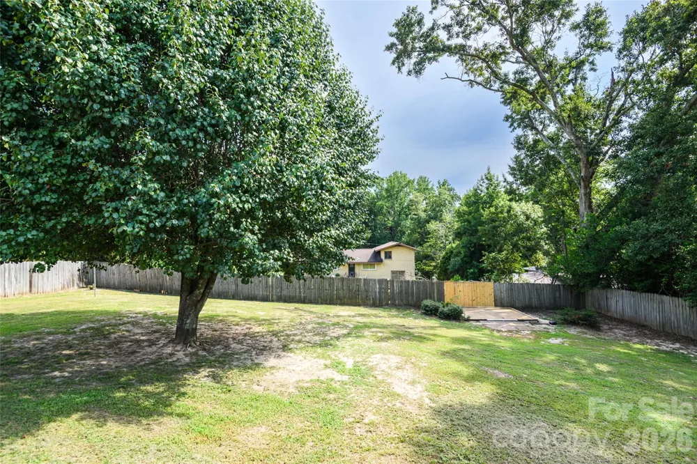 5426 Oakcrest Road Sumter, SC 29154