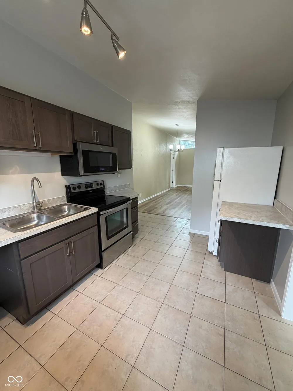 601 Broad Avenue Nappanee, IN 46550