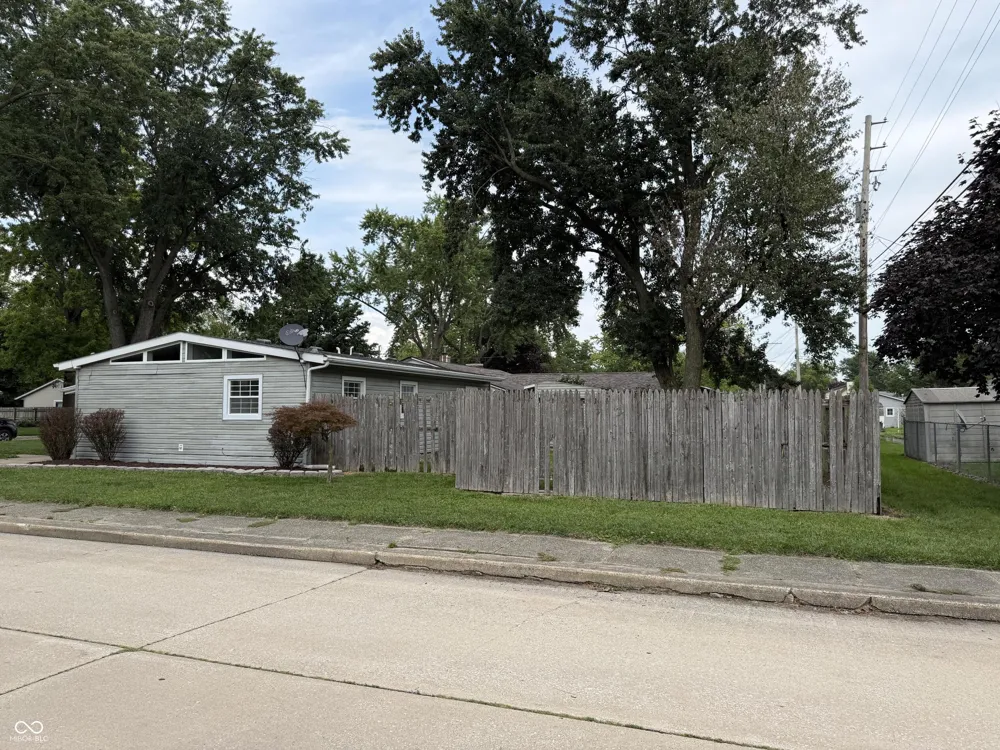 601 Broad Avenue Nappanee, IN 46550