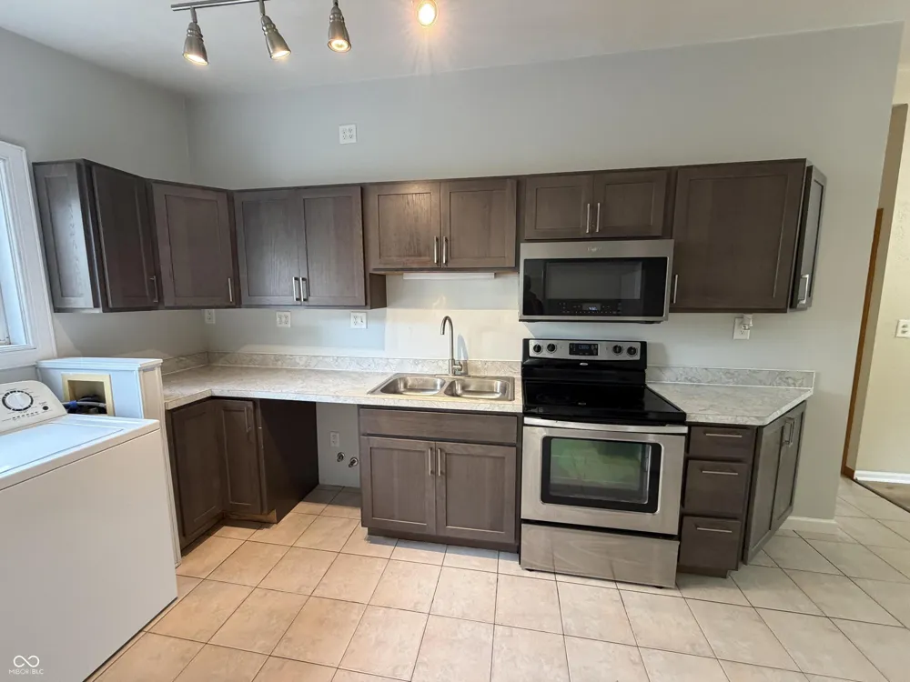 601 Broad Avenue Nappanee, IN 46550