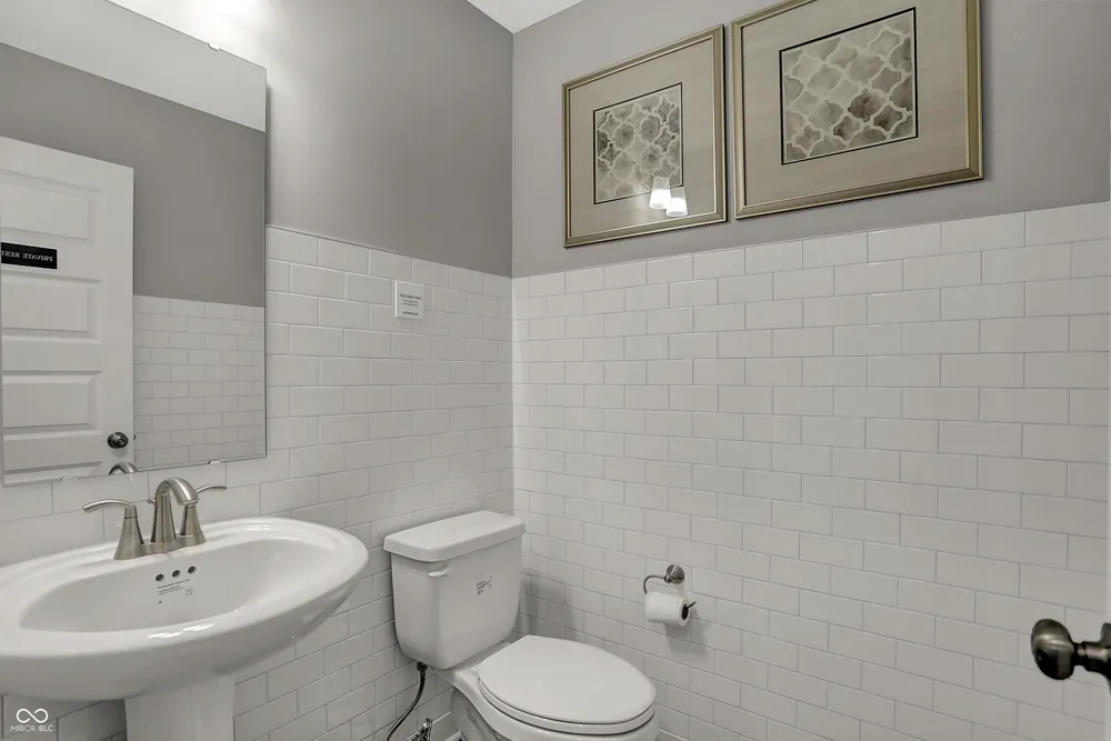 11375 Roe Deer Way Zionsville, IN 46077