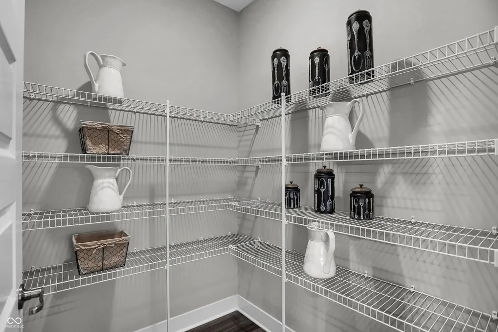 2311 Red Squirrel Way Zionsville, IN 46077
