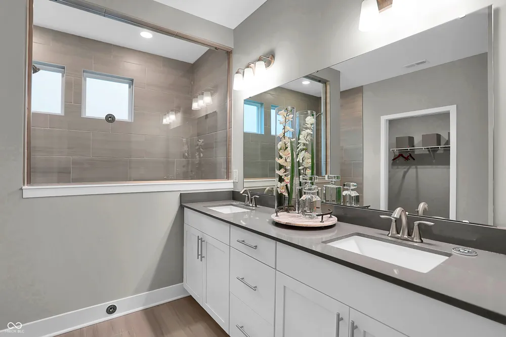 2311 Red Squirrel Way Zionsville, IN 46077